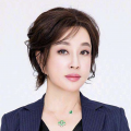 健身房娇妻赤身裸体瑜伽教练